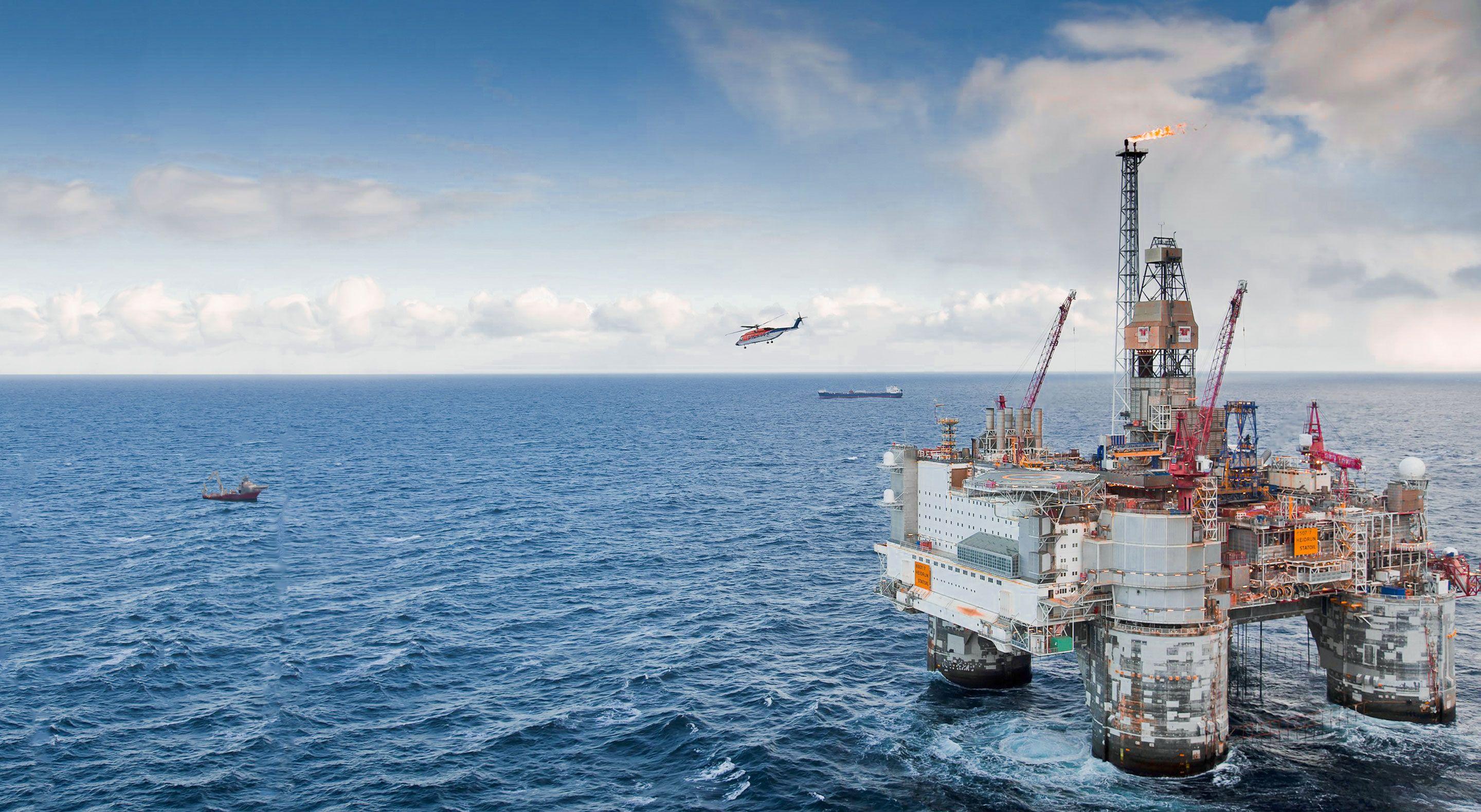 Directional drilling rig operating at an onshore well site